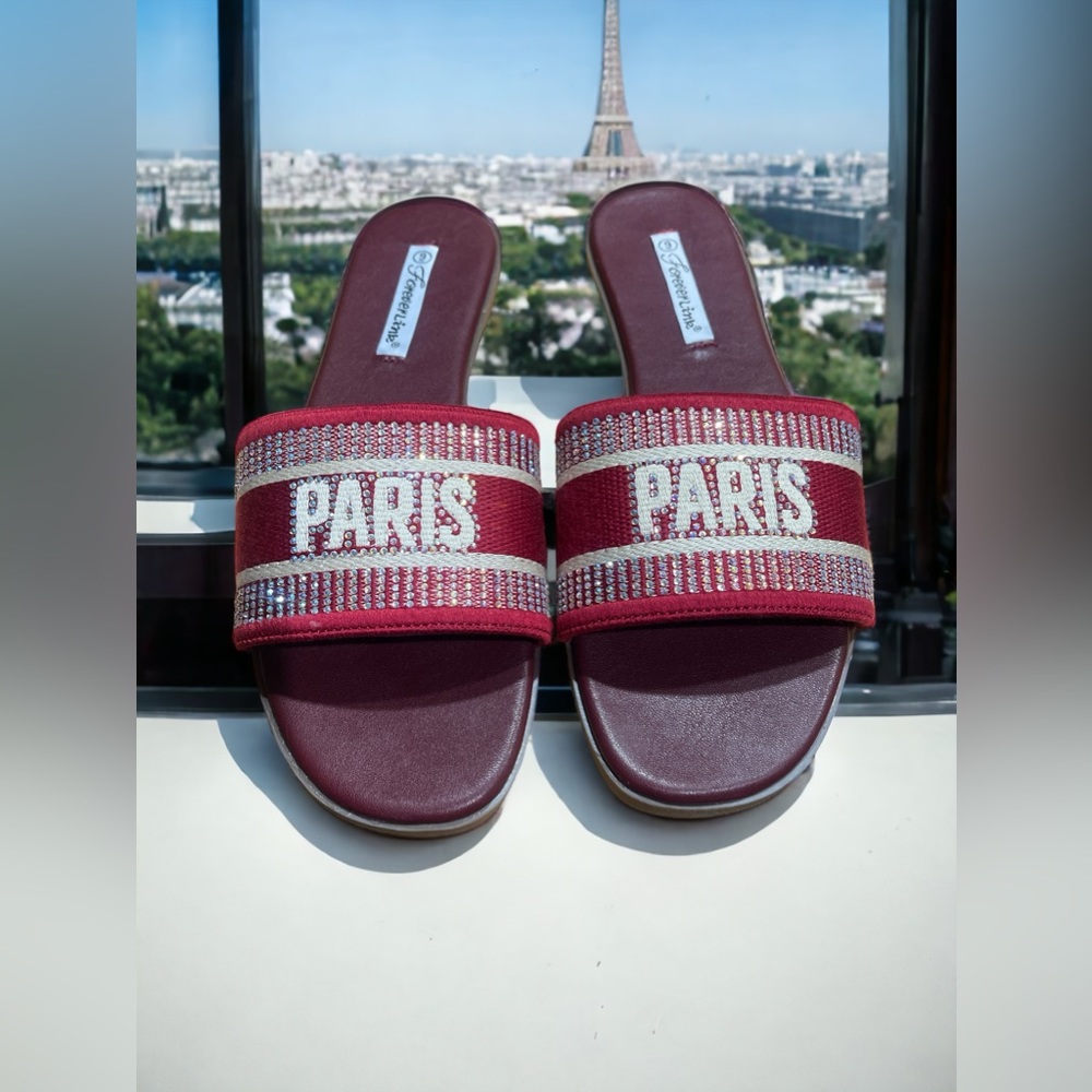 FOREVERLINK EMBROIDERED PARIS SANDAL WITH A BLING, SHINY RHINESTONE.